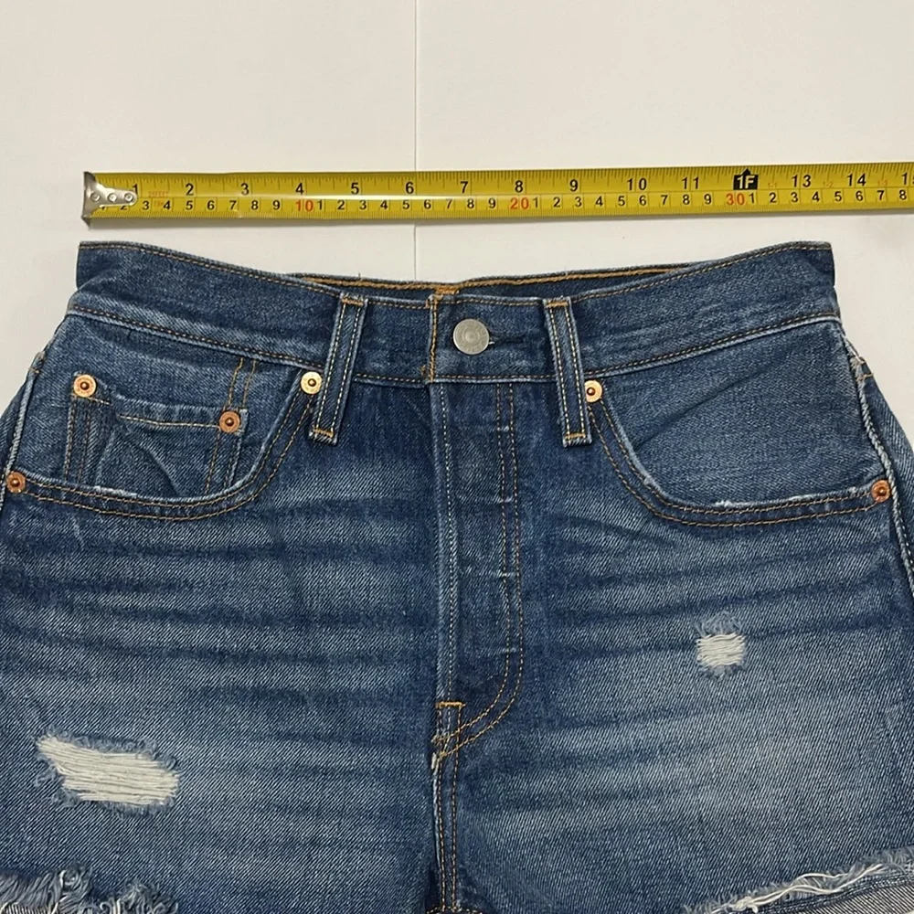 LEVIS 501 ORIGINAL WOMEN'S SHORTS JEANS. SZ W26 NWOT